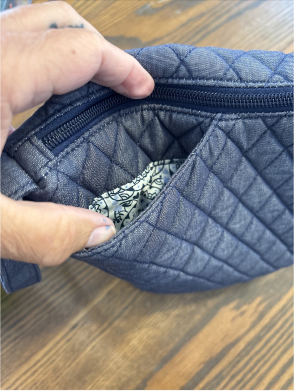 Vera Bradley Quilted Solid Navy Ultralight Bucket Crossbody/Shoulder Handbag - Picture 3 of 8